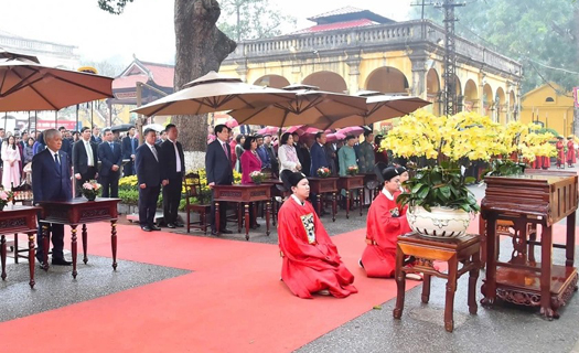 Chủ tịch nước chủ trì lễ dâng hương khai Xuân tại Hoàng thành Thăng Long